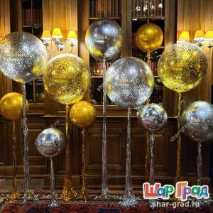 Фотозона из больших шаров с конфетти и фольгированных сфер на День Рождения