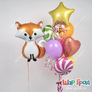 Фигура Лисёнок с фонтаном из шаров с сердцами и кругами карамель
