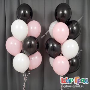 Фонтан с чёрными, розовыми и белыми шарами