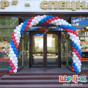 Гирлянда из шаров триколор на каркасе